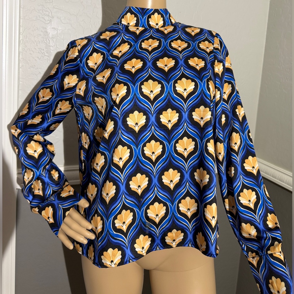 Vibrant Blue and Yellow Boxy Blouse with Mandarin Collar